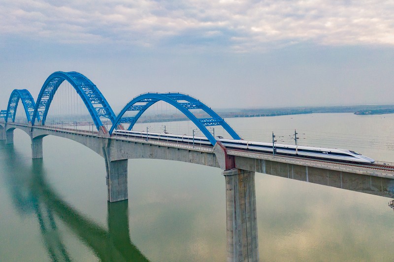  p>崔家营汉江特大桥(cuijiaying hanjiang river grand bridge),是
