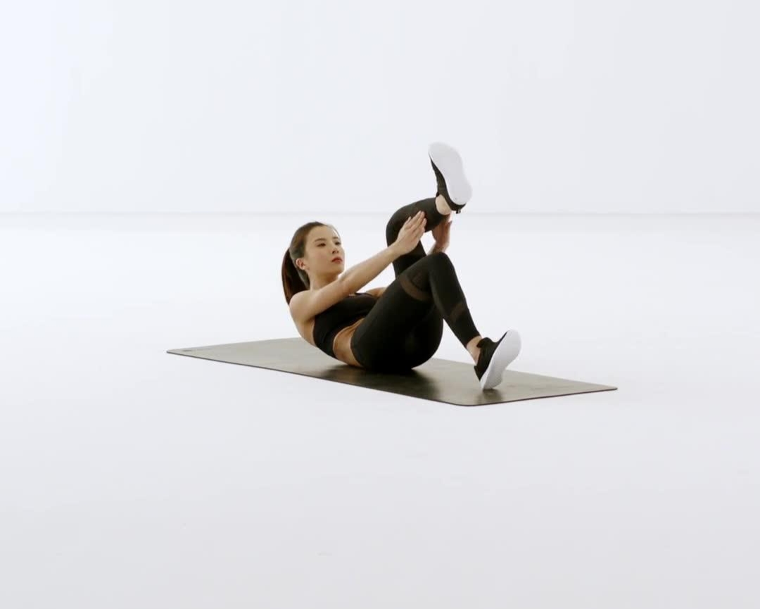 单腿屈腿两头起