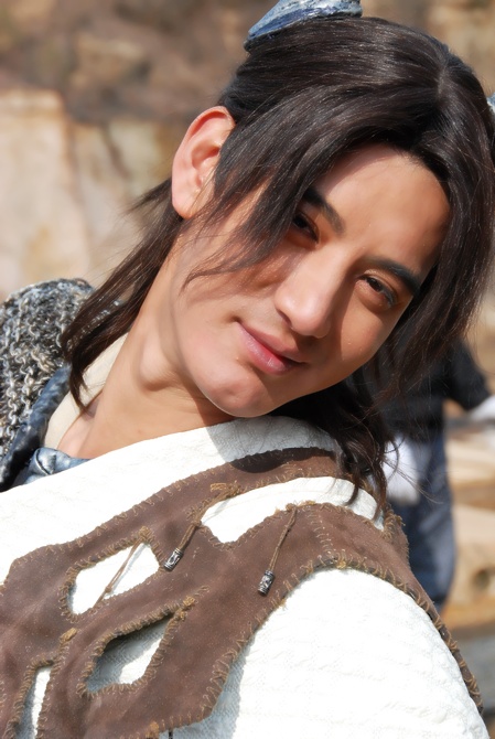  p>《女娲传说之灵珠》是北京拉风影视投资有限公司出品的古装,穿越