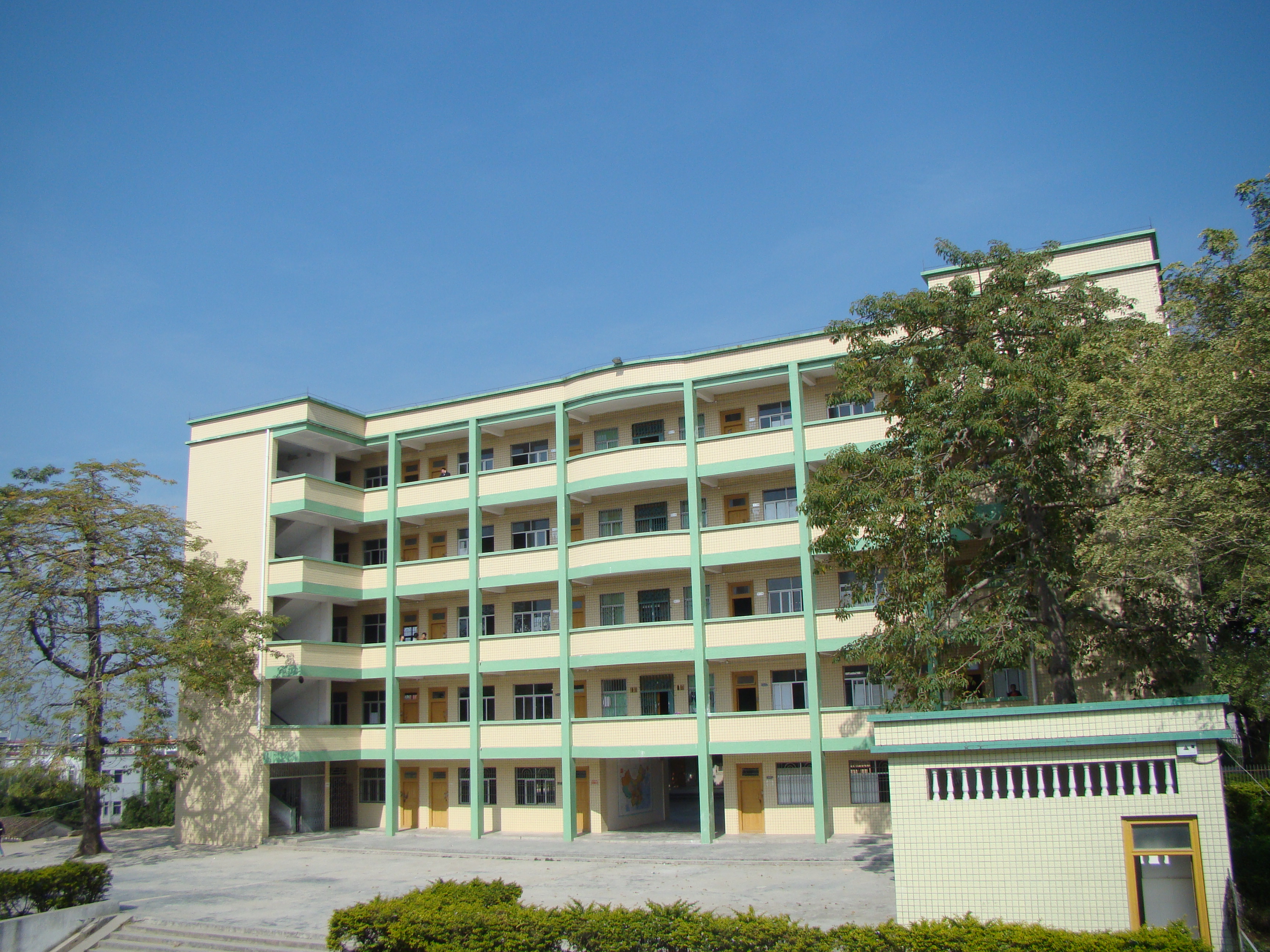 惠来县隆江中学