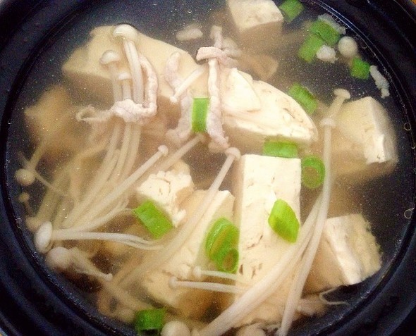 金针菇豆腐汤