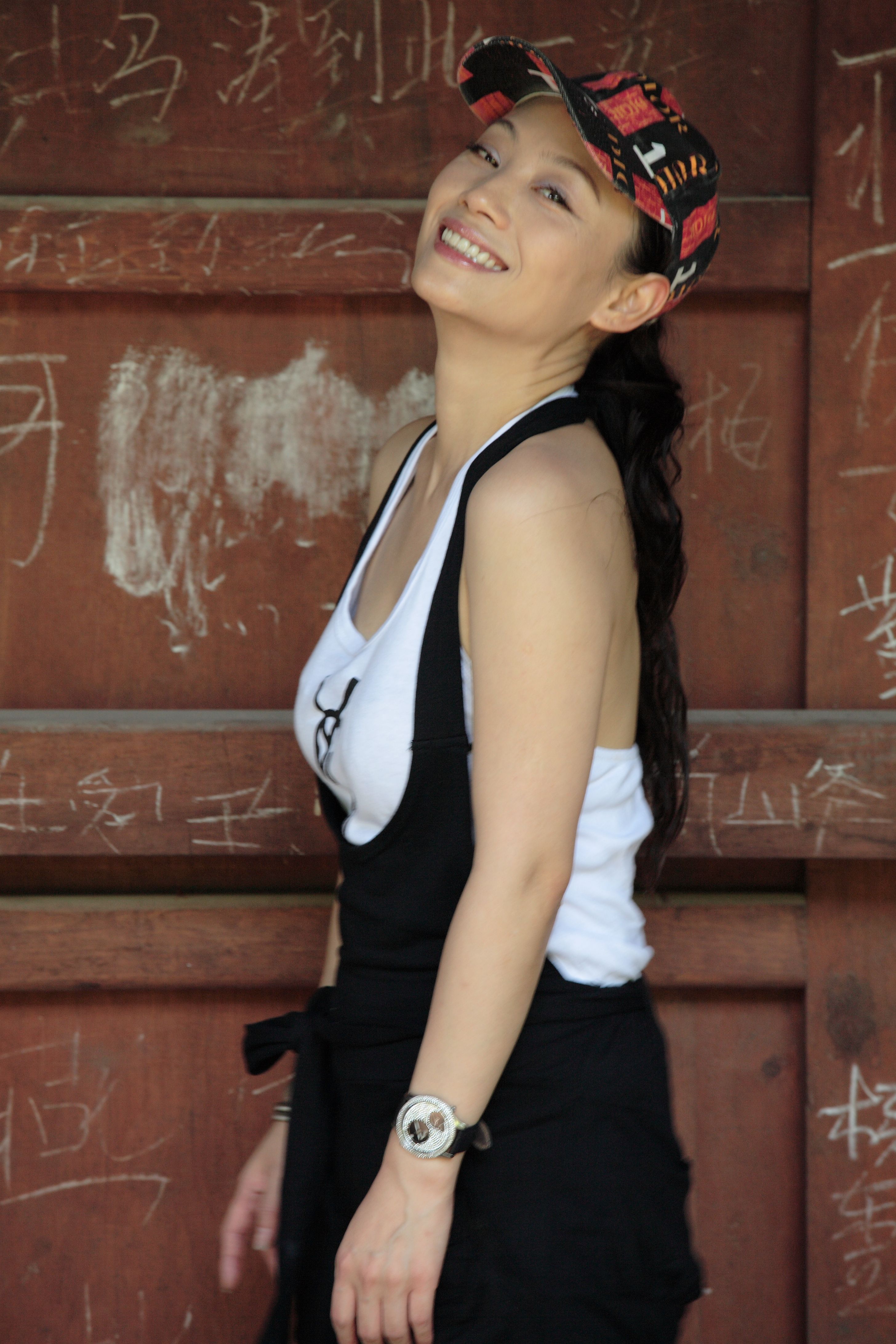  p>李宜娟,1974年9月26日出生于贵州遵义,毕业于 a target="_blank"