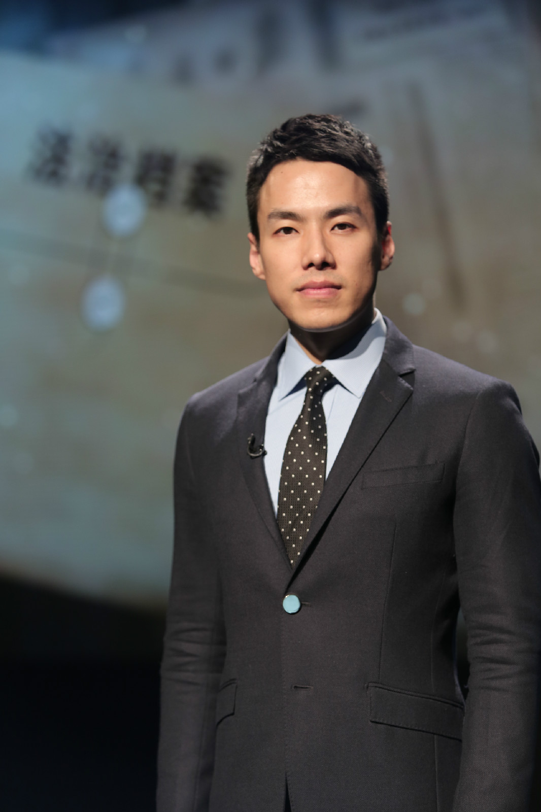 data-id="gnb3uyzqaf">《法治档案》是一档大型演播室讲述类法制节目