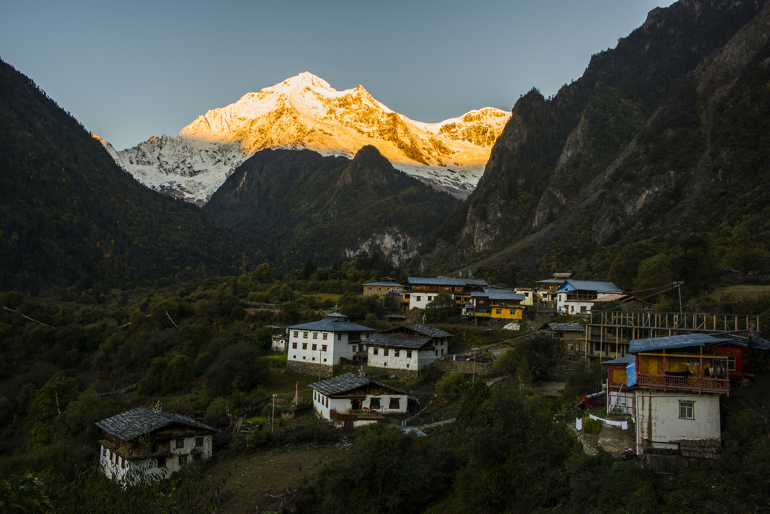  p> b>雨崩村 /b>位于 a href="#" data-lemmaid="18664752">云南省 