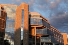  p>萨斯喀彻温大学(university of saskatchewan),简称萨省大学,是 a