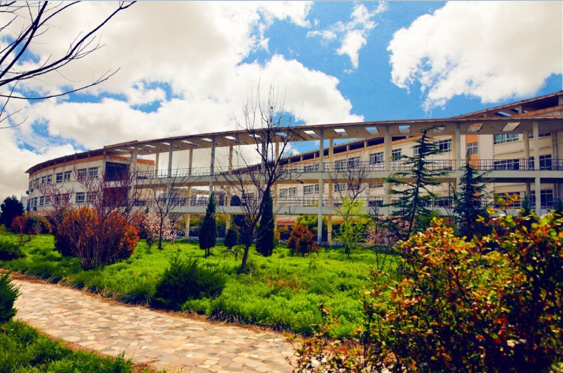  p>安徽现代信息工程职业学院(anhui modern information engineering