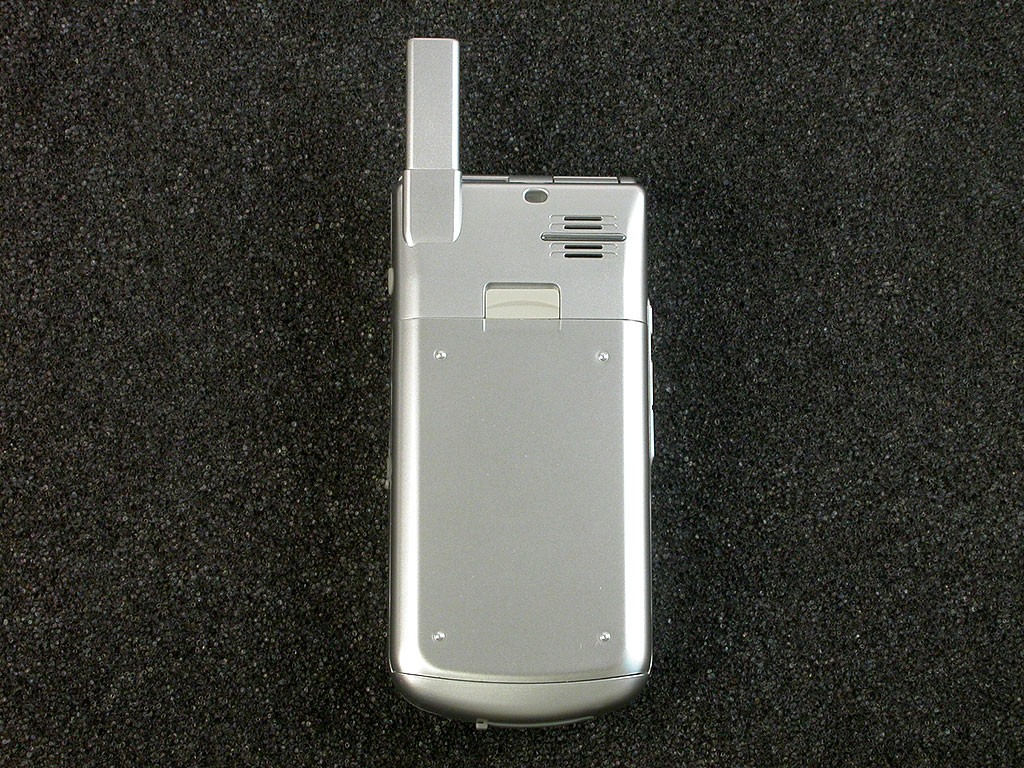 href="/item/夏新ds6">夏新ds6 /a>是一款旧式非智能型手机,有物理