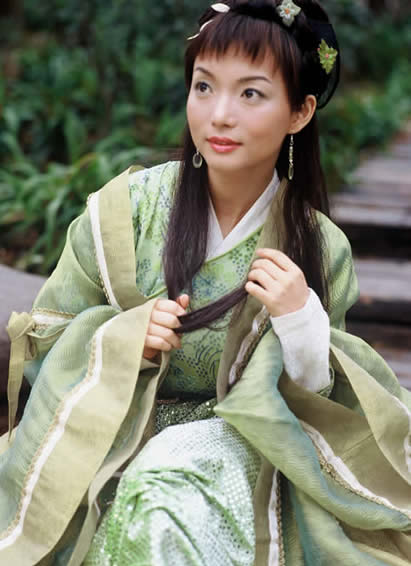  p>蒋虹,出生于上海,毕业于上海幼儿师范专科学校,中国内地女演员