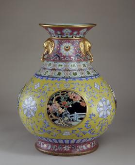 清乾隆粉彩镂空转心瓶（清代乾隆时期唐英制作的瓷器）_百度百科
