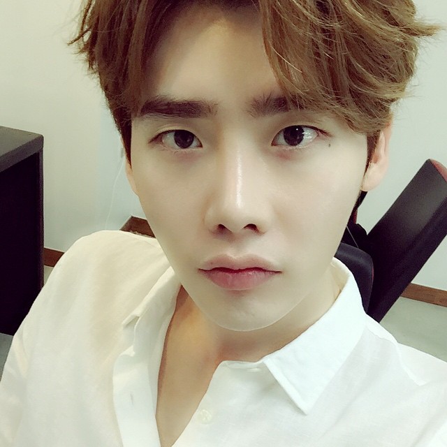 lee jong suk) /i>,1989年9月14日出生于京畿道龙仁,韩国男