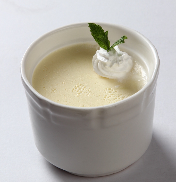  p>香草奶酪布丁是一道以奶油奶酪为主要食材制作而成的甜品,不含防腐