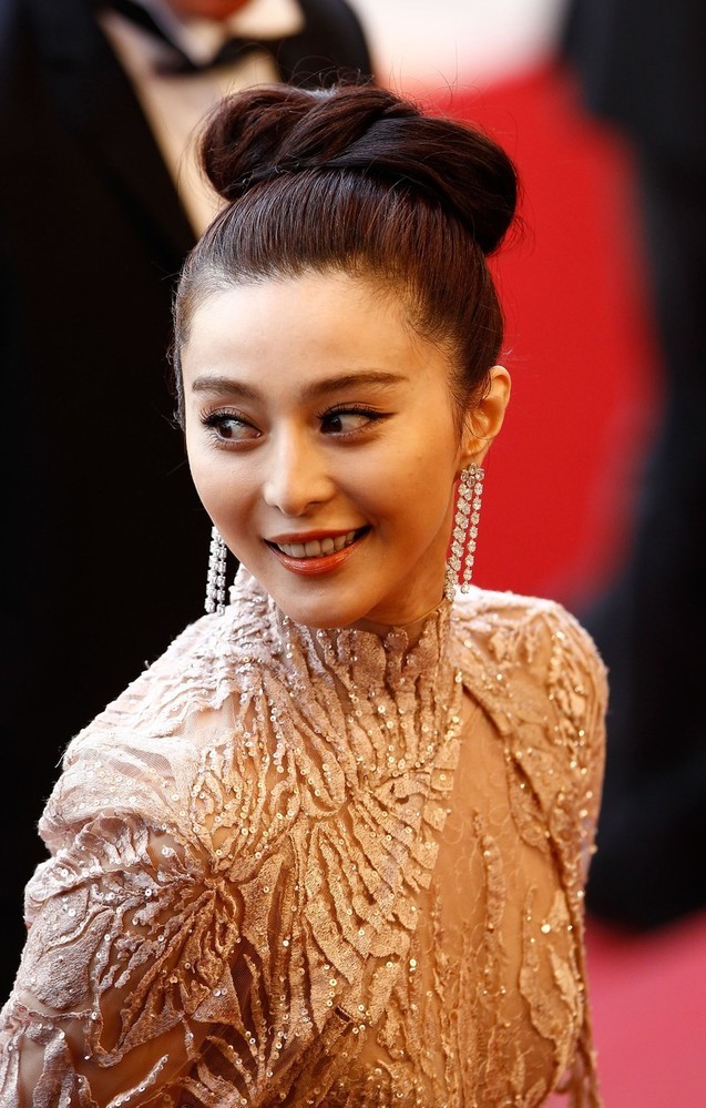  p>范冰冰,1981年9月16日出生于山东青岛,华语影视女演员,制片人,歌手