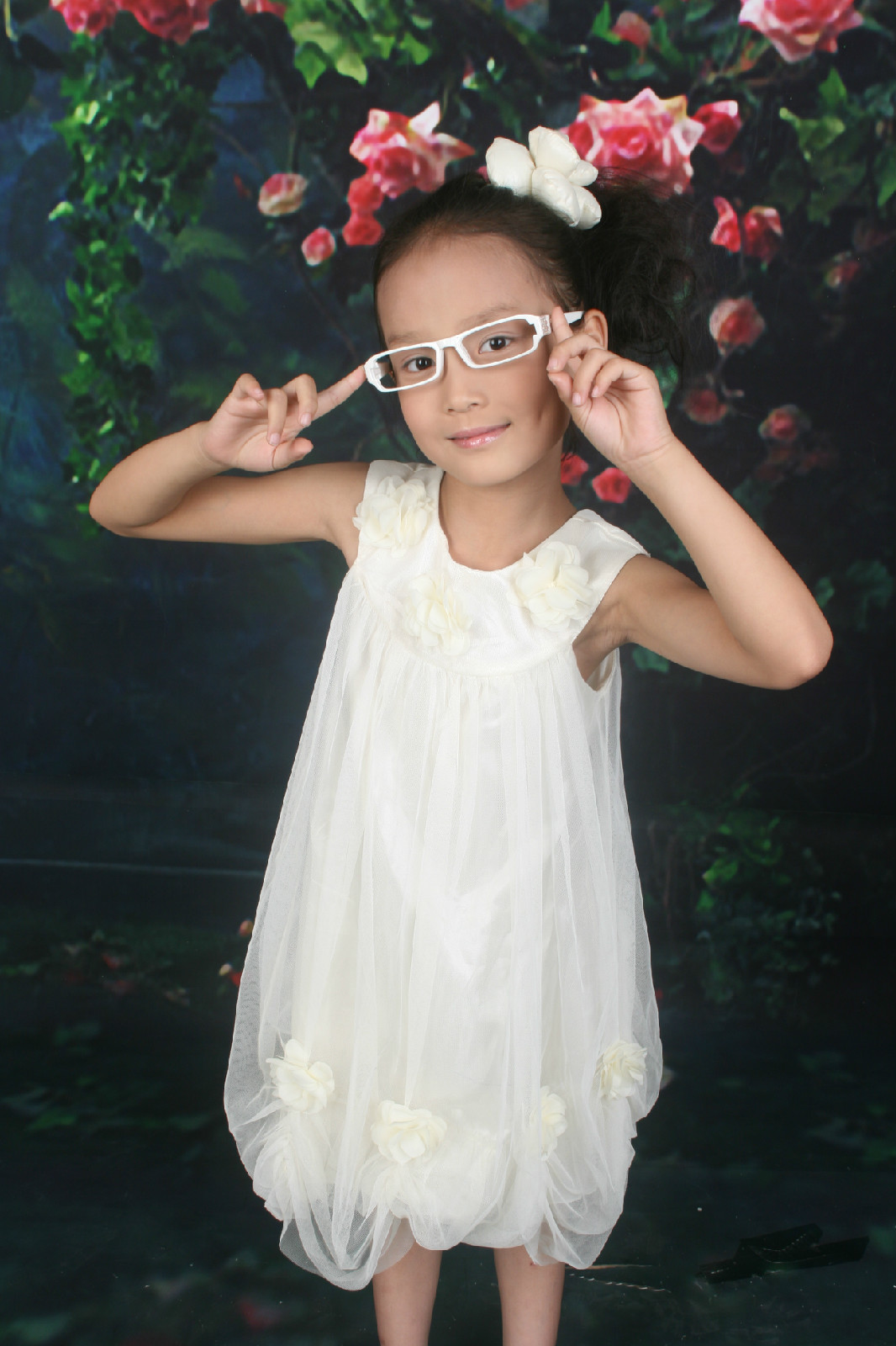 data-id="gnvfmf0mx3">高俊,2004年11月8日出生于北京,中国内地女歌手