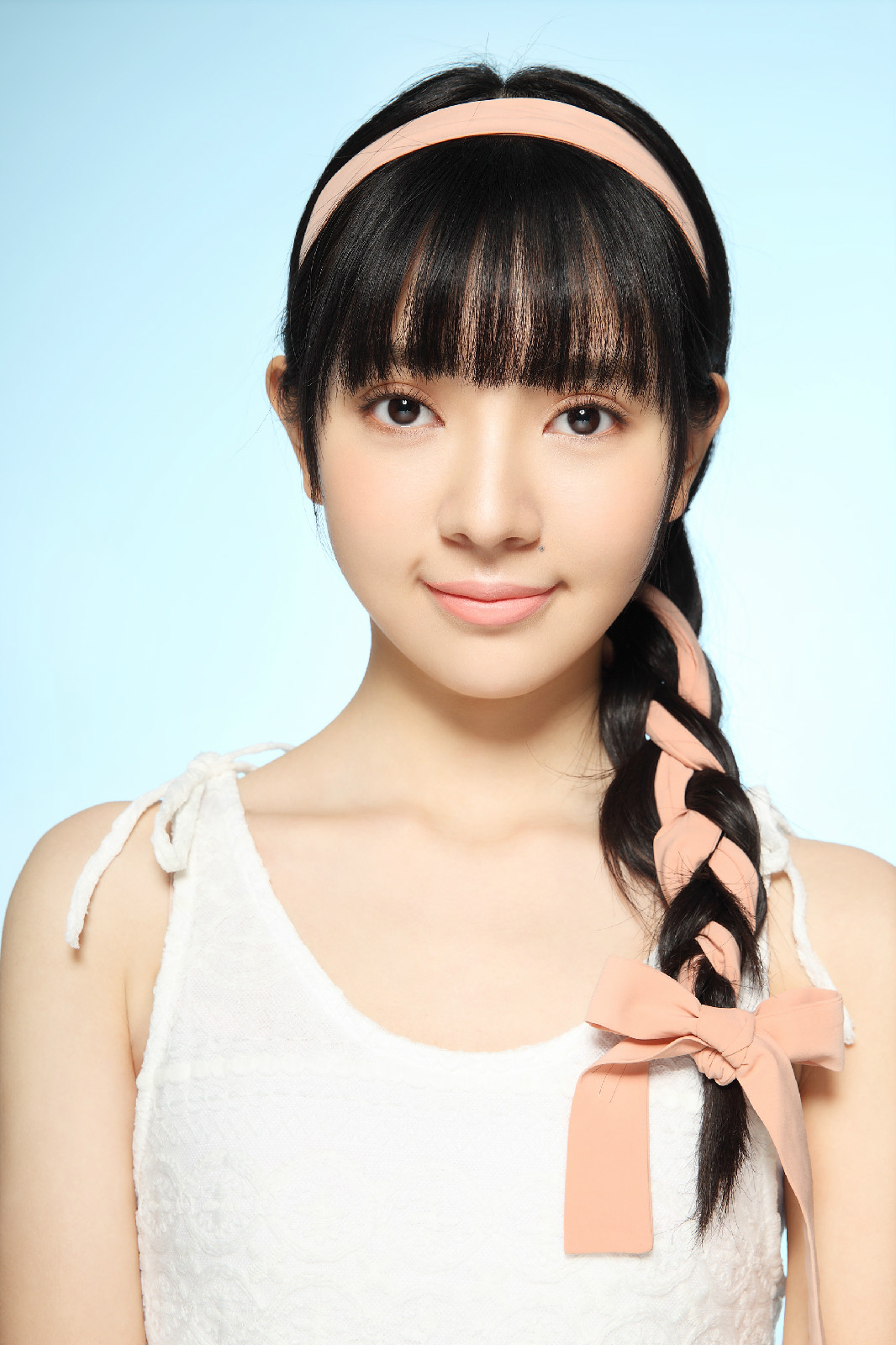 2000年1月28日出生于北京,中国内地女演员,歌手