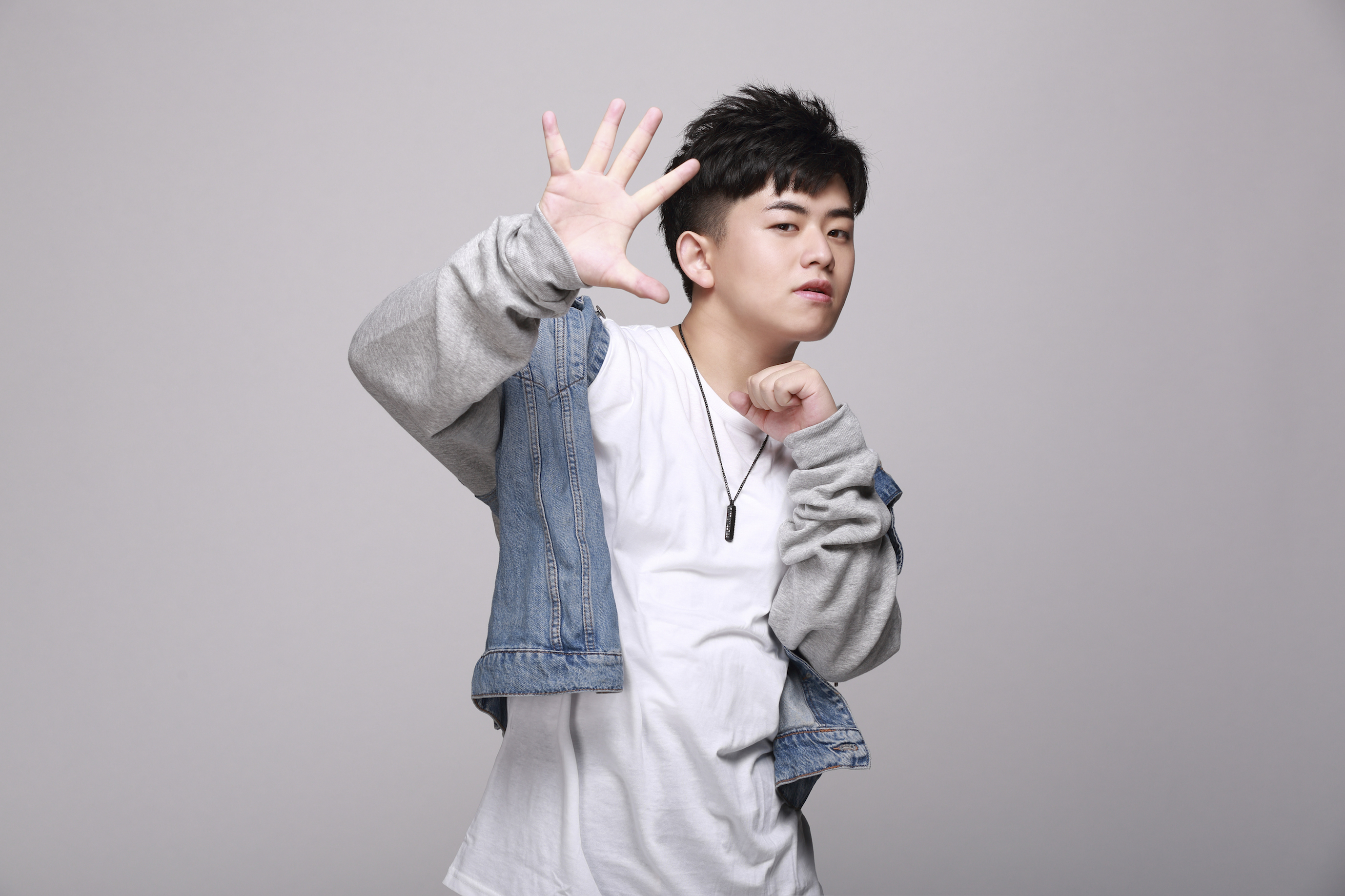 市/2515291" data-lemmaid="2515291">张家界市 /a>,中国内地男歌手