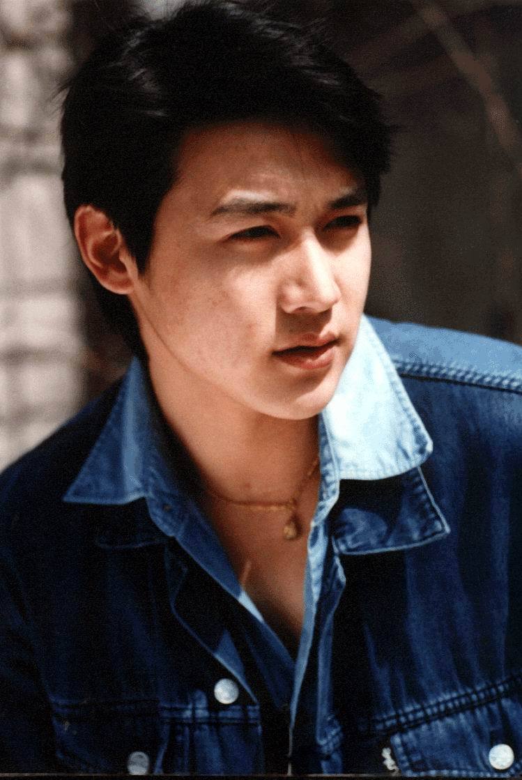  p>陆毅,1976年1月6日出生于上海,毕业于上海戏剧学院表演系,中国内地