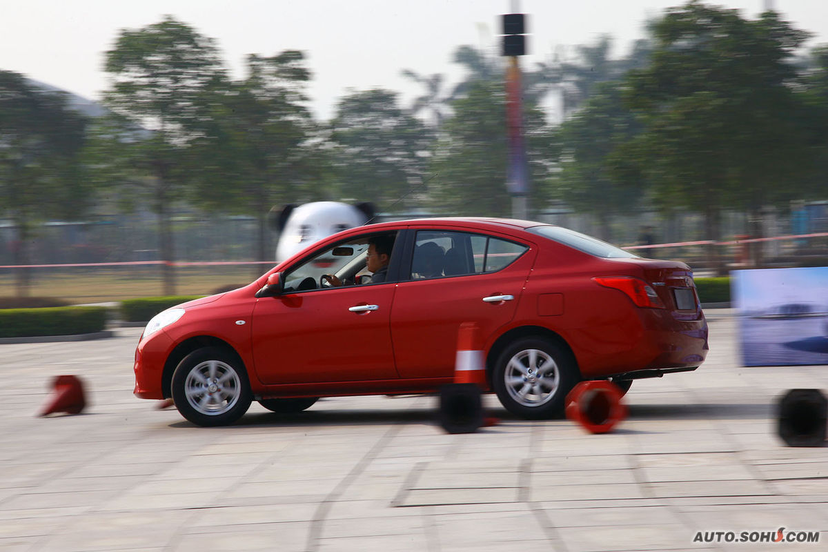 日产阳光是日产公司的阳光系列轿车,历史悠久