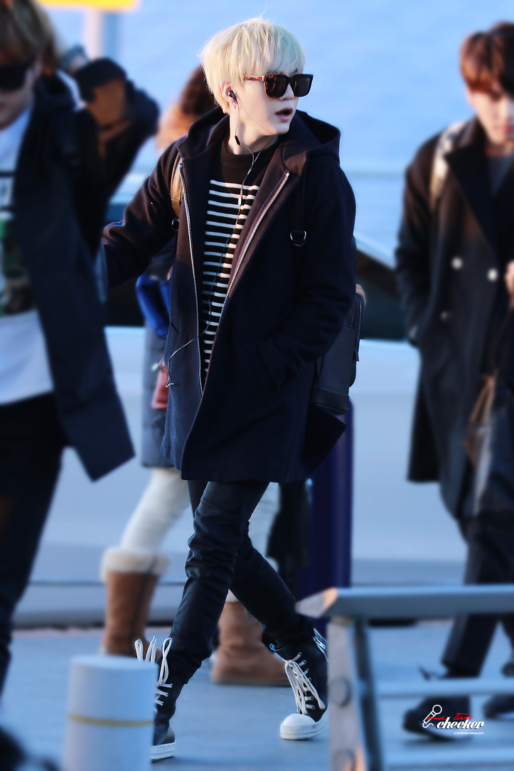  p>闵玧其,艺名suga,1993年3月9日出生于韩国大邱广域市,韩国流行乐男