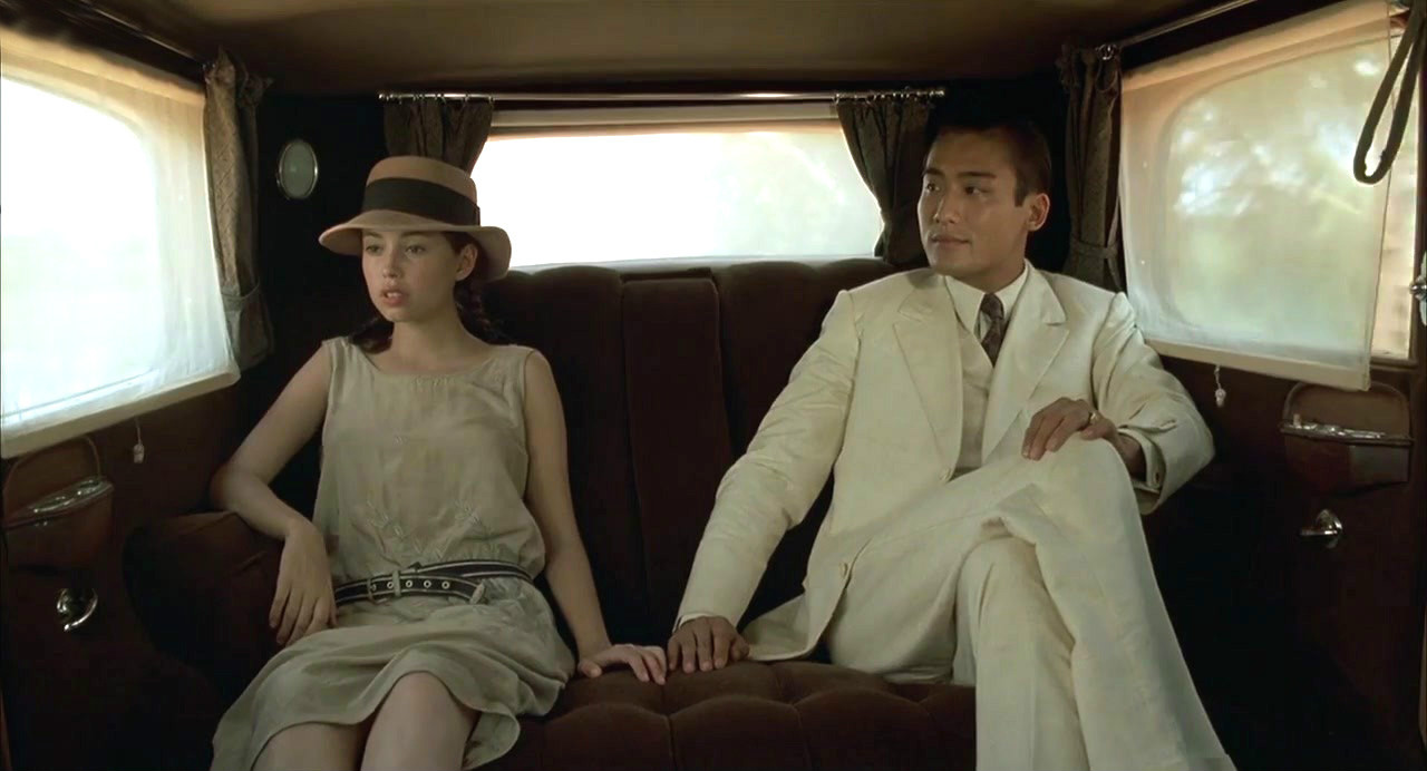  p>《情人》是由让·雅克·阿诺执导, a href="#" data-lemmaid="