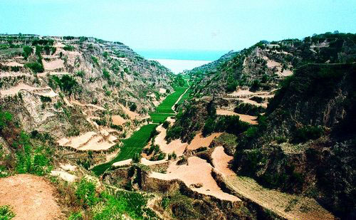 三皇山有三处,河北省保定市 a target="_blank" href="/item/涞水县