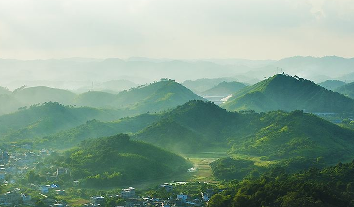 广西灵山县六峰山
