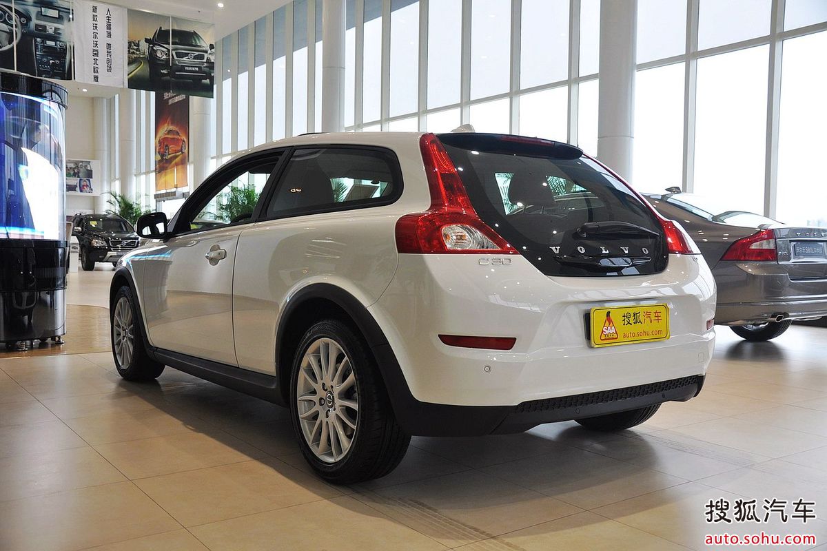 身为沃尔沃旗下全新的入门车款,c30借由着掀背设定与全新家族风格设计