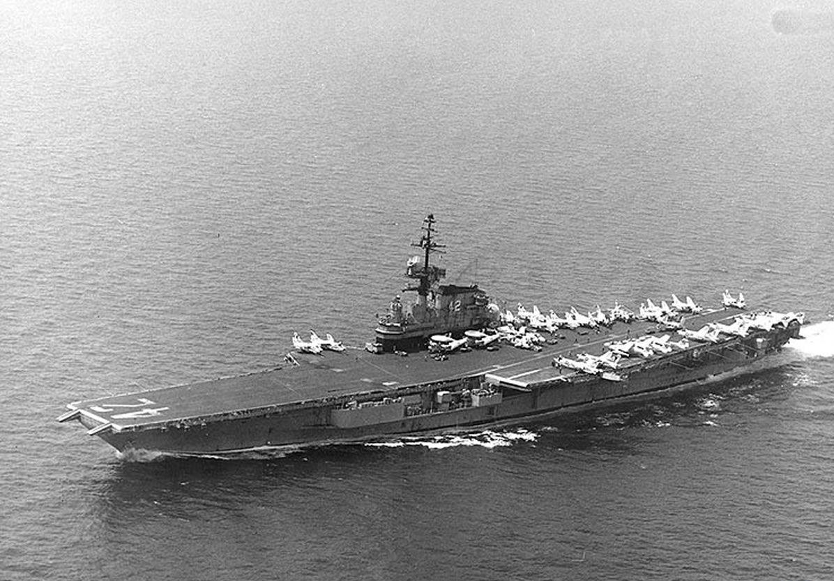 中途岛级航空母舰