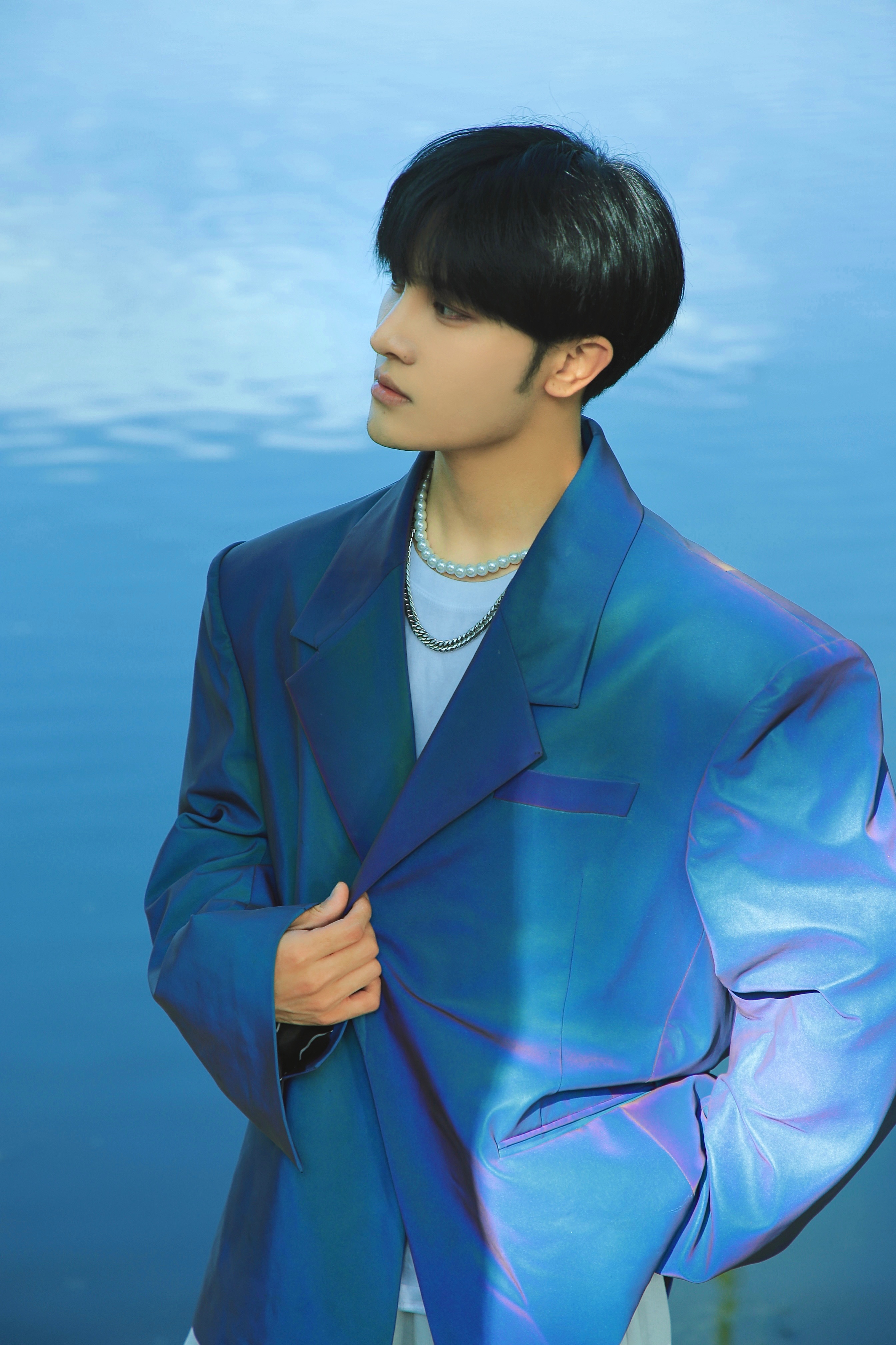 n9hk">韩松,1998年12月26日出生于山东省威海市,中国内地男歌手,演员