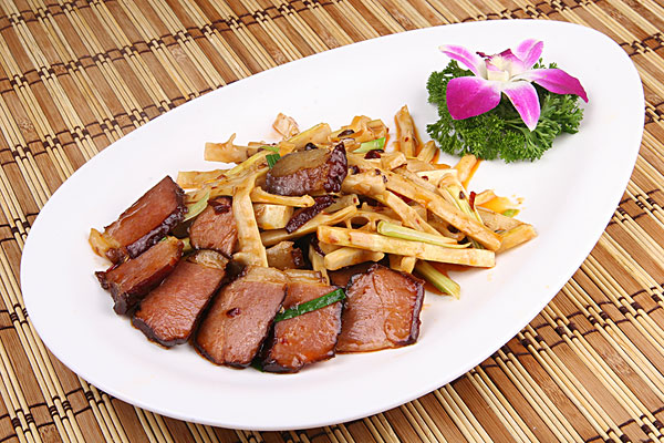 腊肉炒干笋