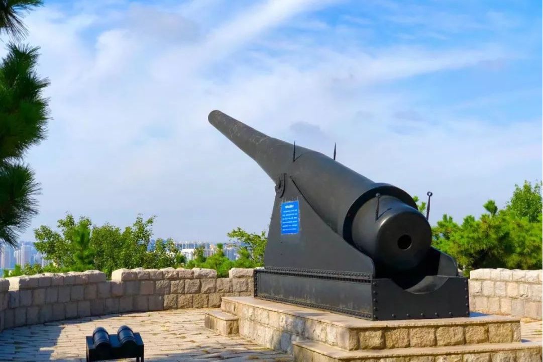  p data-id="go0g7x3l2w">炮台山公园位于珠海市香洲区,园内林木茂密