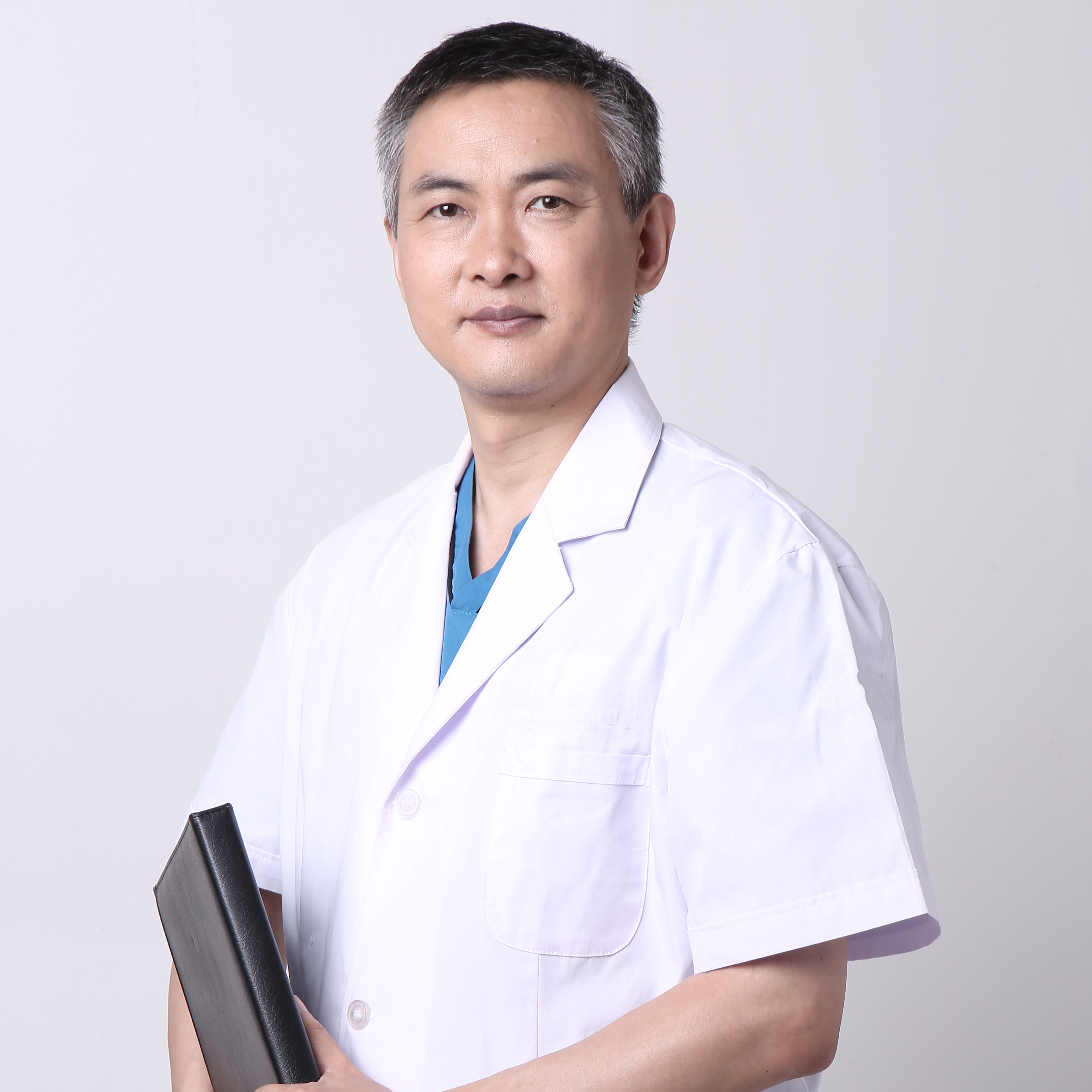 卢刚