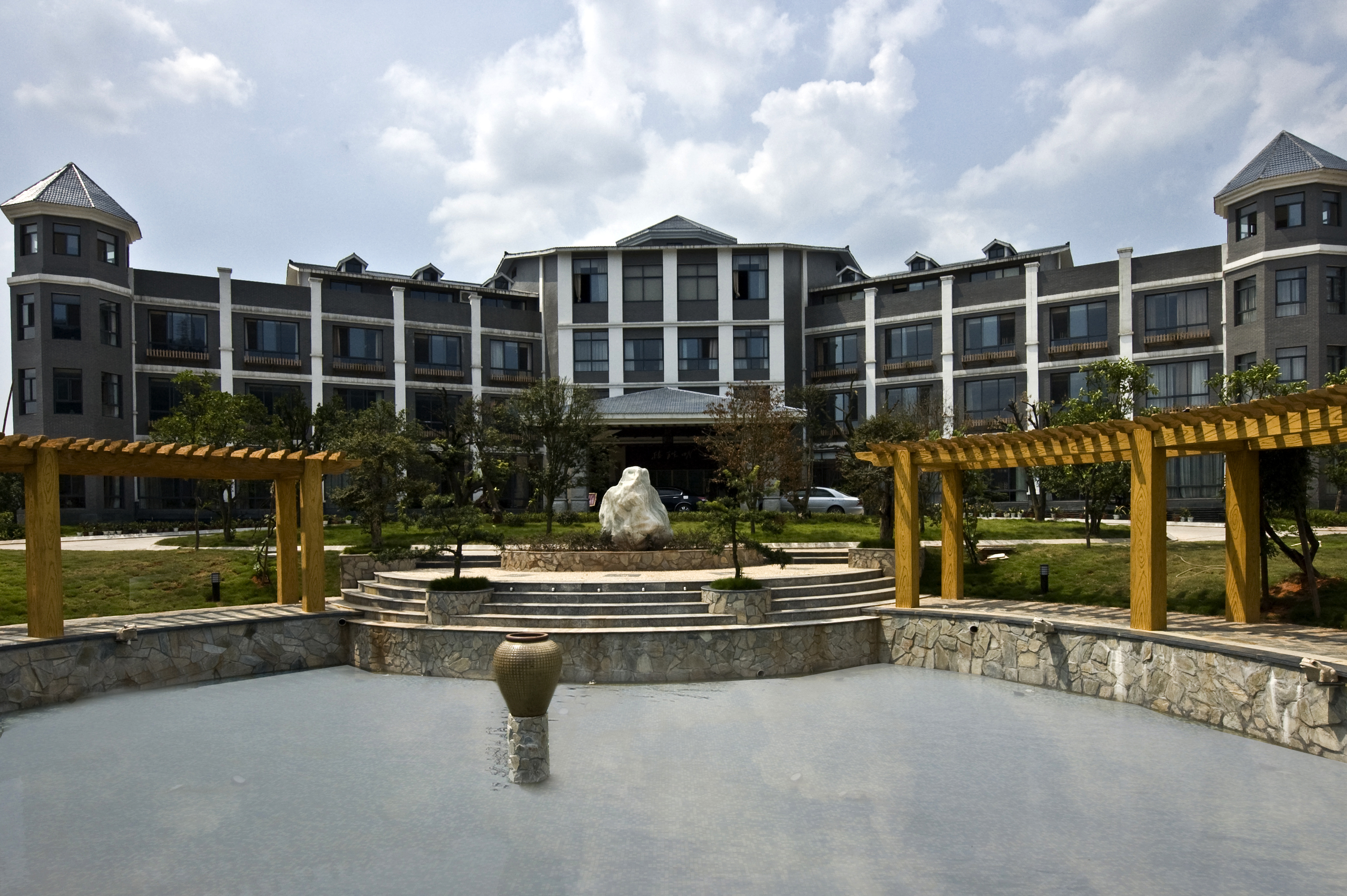 湖南明月山庄农业发展有限公司