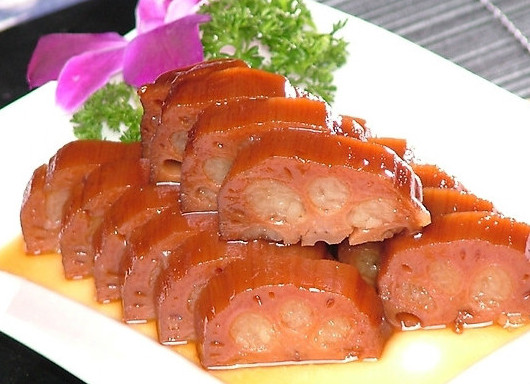  p data-id="gnatldnjq3">桂花糯米藕又名蜜汁糯米藕,是江南地区汉族