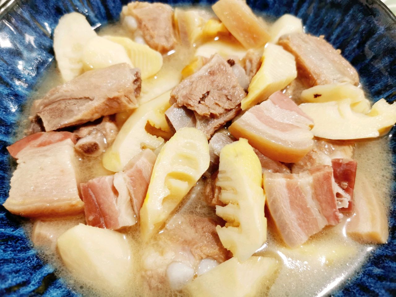  p data-id="go1ky0od5o">腌笃鲜是起源于江南的传统名菜.