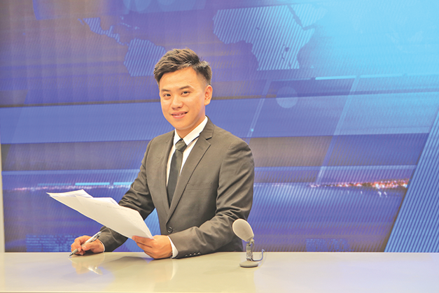  p>杨晨,1989年2月出生,主持人.