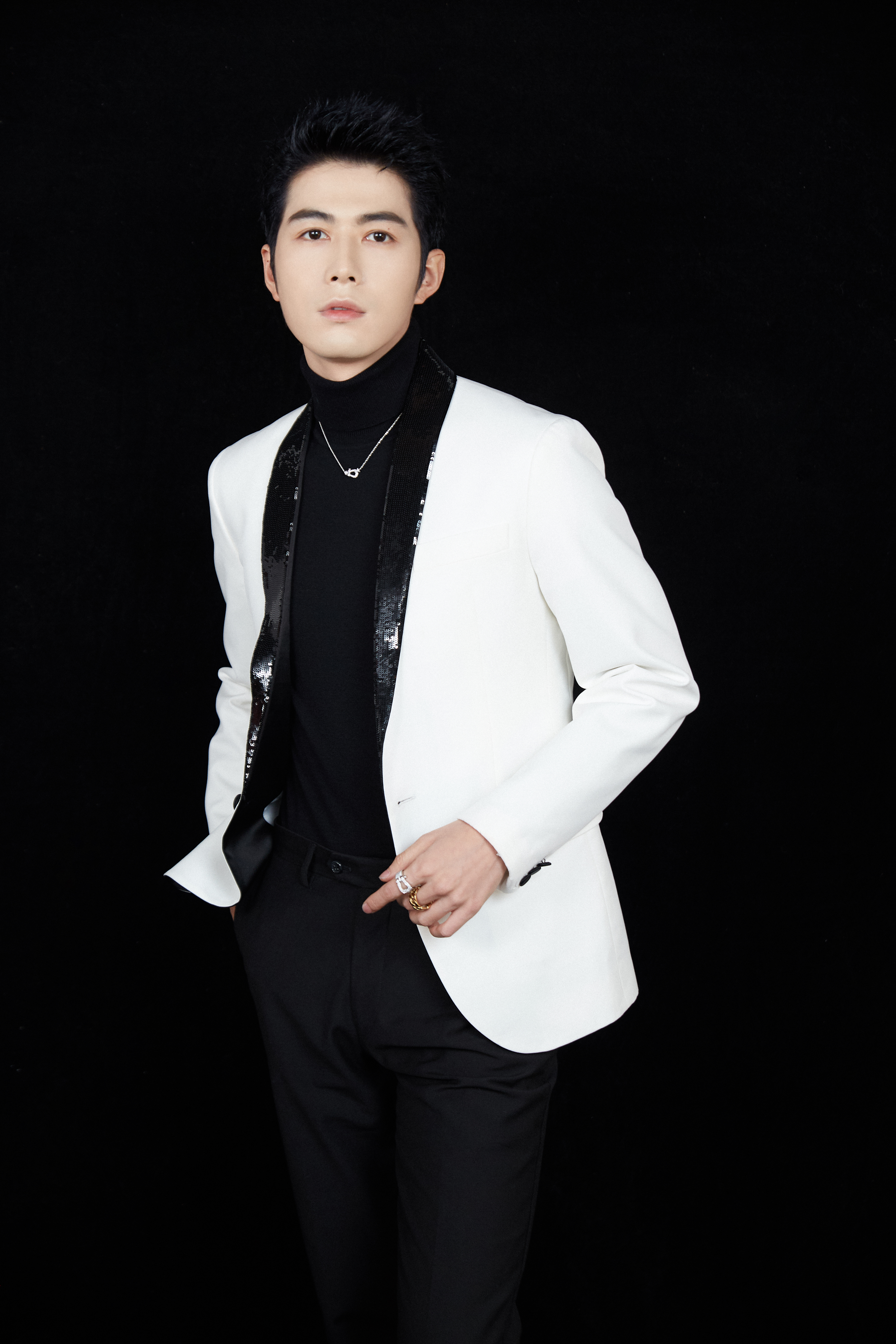 chen) /i>,1990年6月28日出生于浙江省温州市,中国内地影视男演员