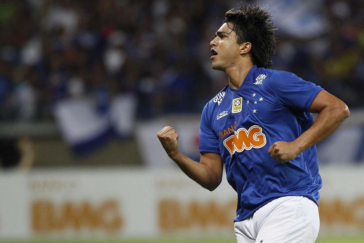 出生于 a href="#" data-lemmaid="15286156">圣克鲁斯 /a>(玻利维亚)