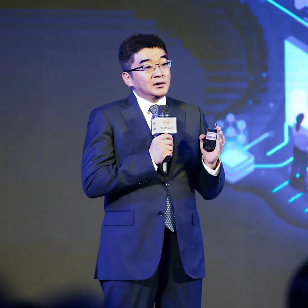  p data-id="gnwptmipns">金鑫,男,生于1977年,籍贯江苏,学大教育创始