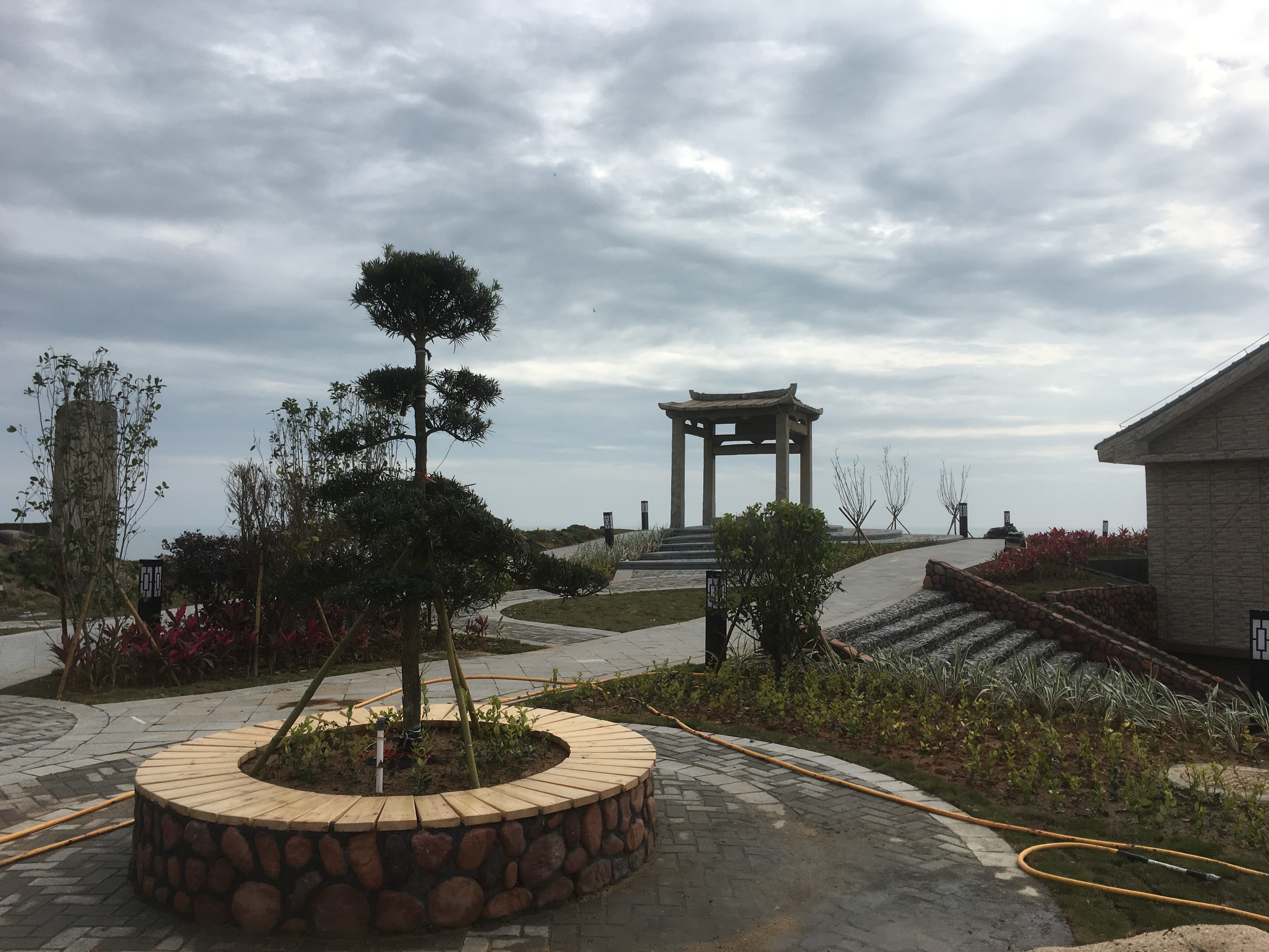  p>平海镇(英文名:pinghai town)位于莆田三大湾平海湾突出部,东南