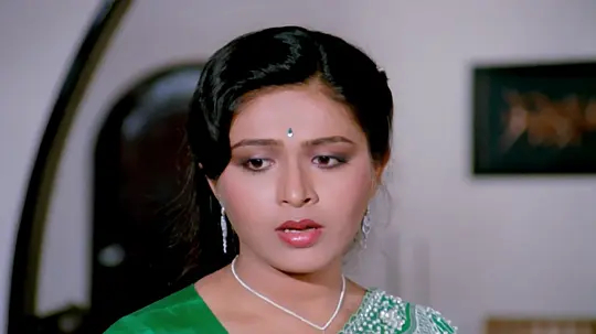 蛇女是由harmesh malhotra指导,希里黛玉,里希·卡普尔主演的印度电影