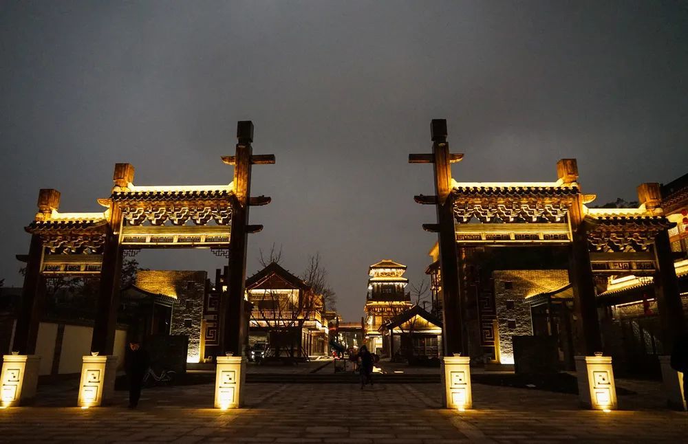 全称 b>串城街历史文化街 /b>,又称 b>邯郸道 /b>,俗称串城街,正式