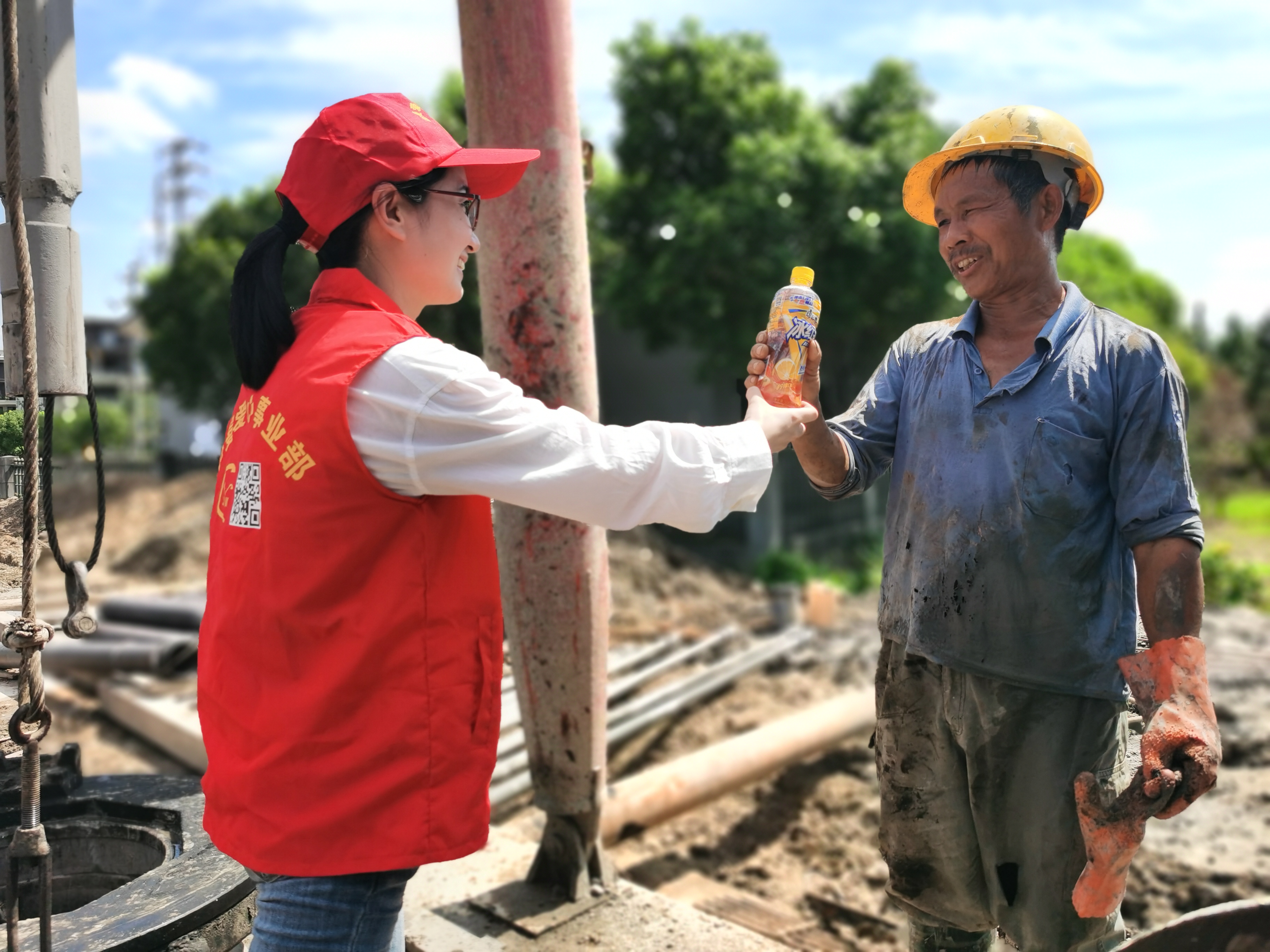 曾垚垚,男,热心慈善公益事业的暖心企业家<