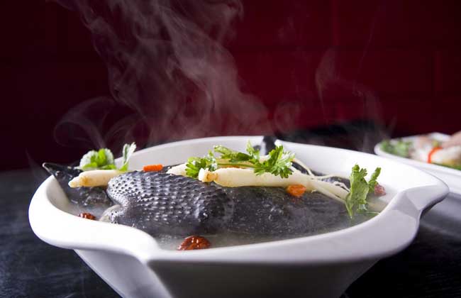 乌鸡白凤尾菇汤