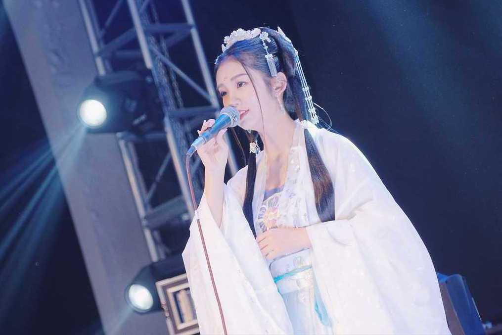 由殇小谨和李俊羽发起组织,聚集了全国各地的一群对传统与流行音乐有