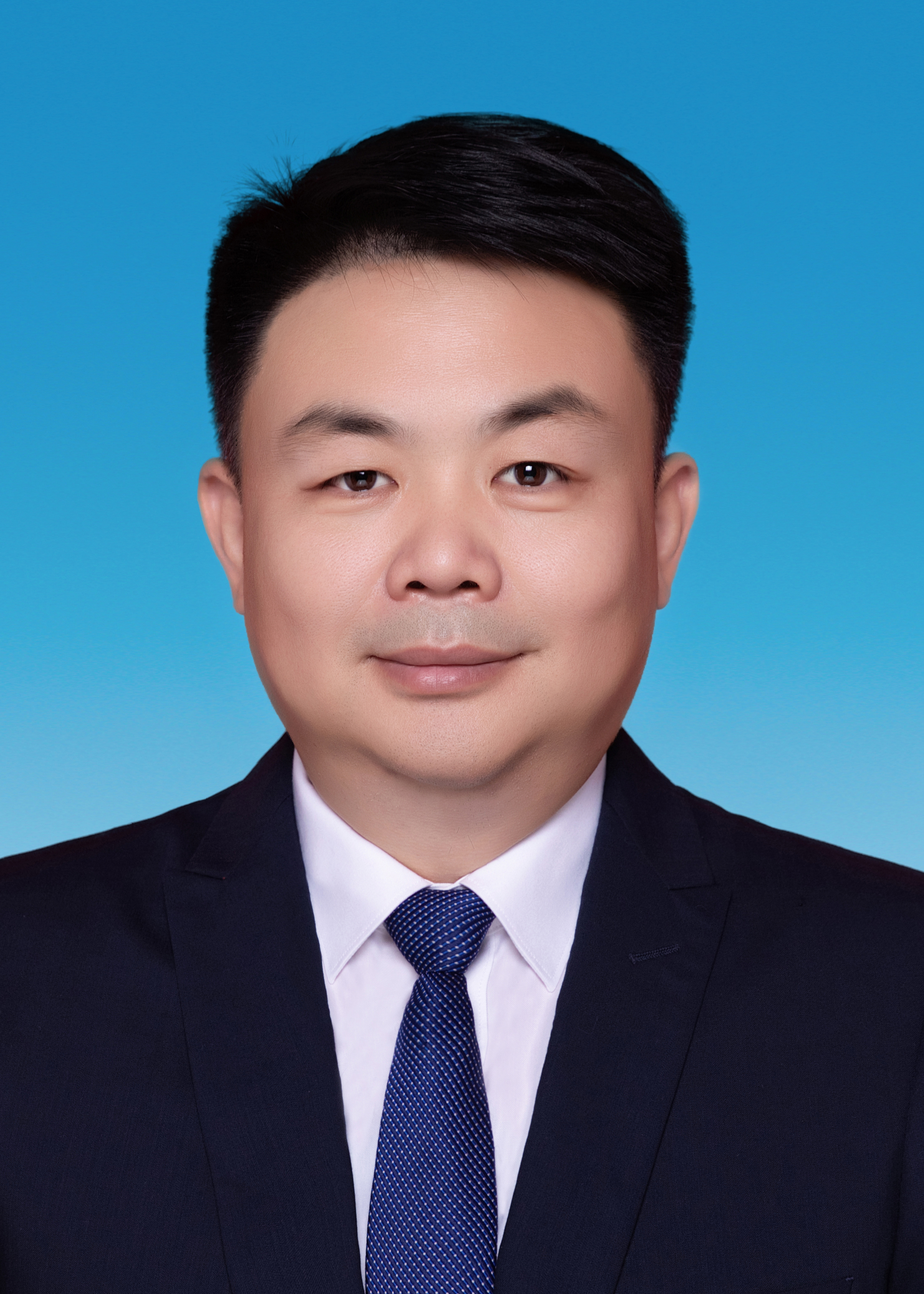  p data-id="tbzmpeulbbar">王云,男,汉族,1973