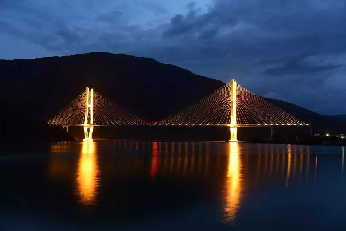  p>海黄大桥(haihuang bridge),是中国 a href="#" data-lemmaid="