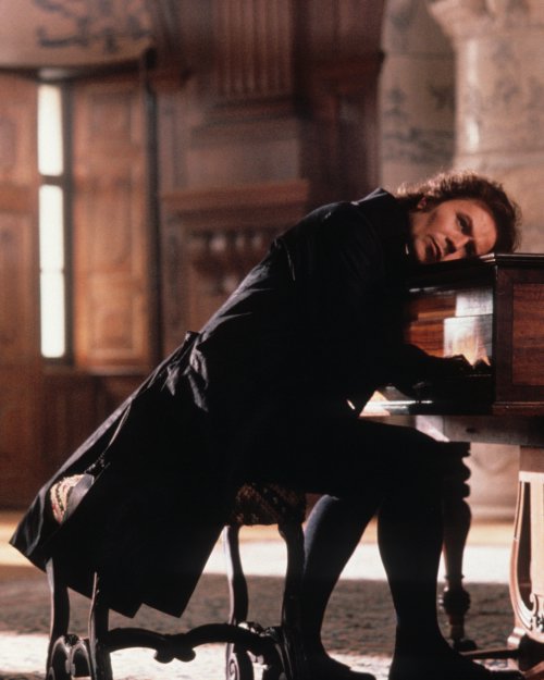  p>《贝多芬传》是一部伯纳德·罗斯在1994年执导的电影,影片叙述