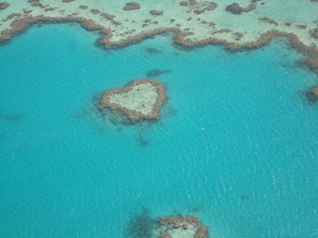  p>心形礁是 a href="#" data-lemmaid="146759">澳大利亚 /a>的著名