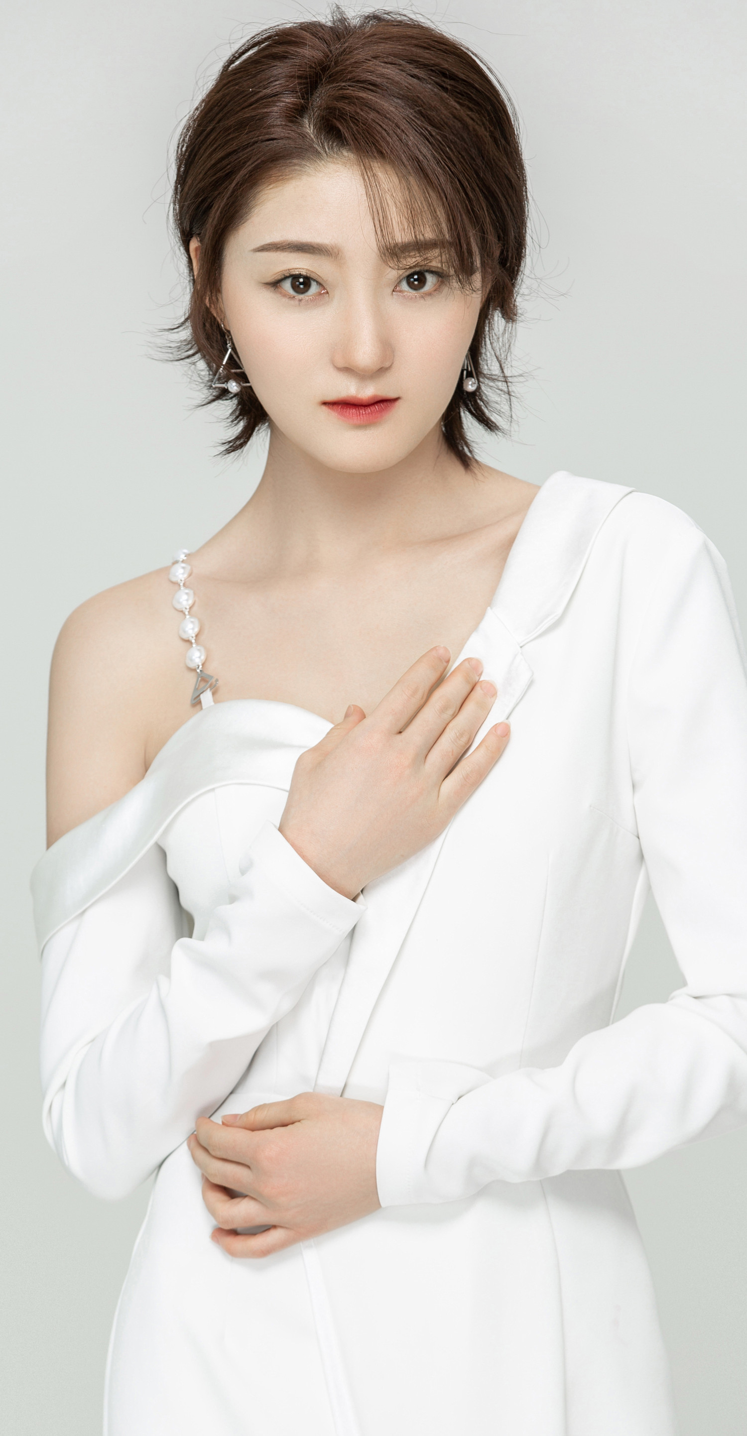  p>王怡雯,影视演员,模特,毕业于 a target="_blank" href="/item