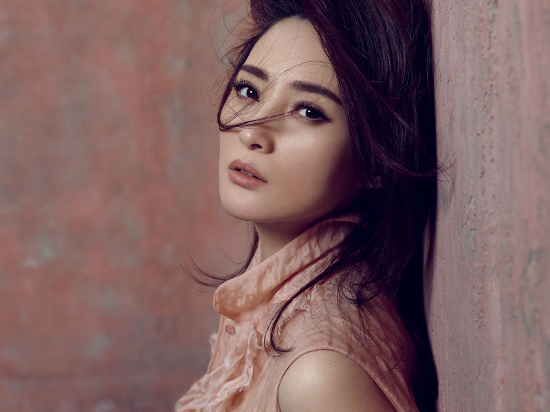  p>蒋勤勤,1975年9月3日出生于重庆市南岸区,中国内地女演员,毕业于 a